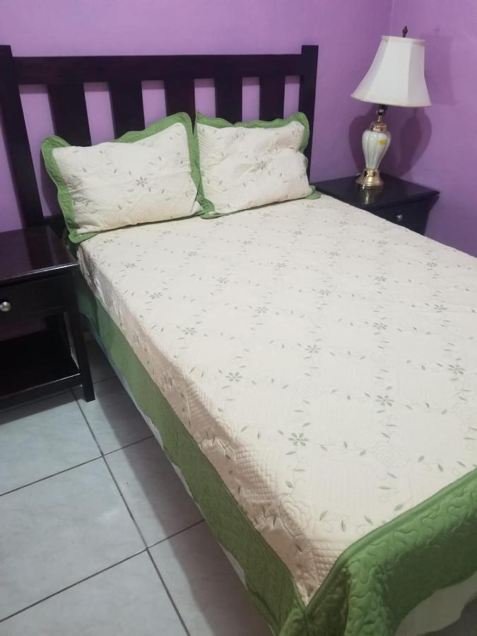 Elizabeth Enchantments La Ceiba Exterior photo