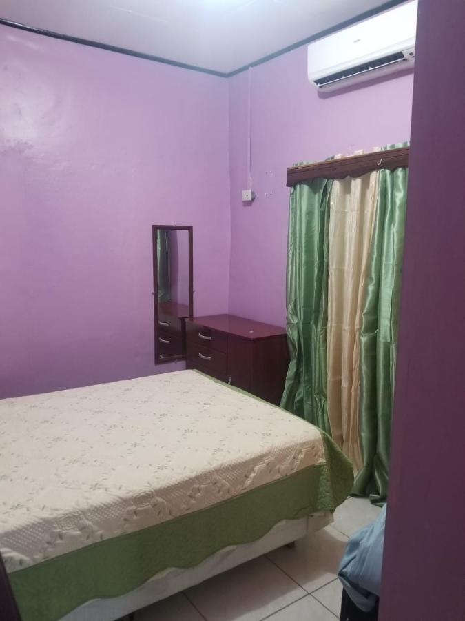 Elizabeth Enchantments La Ceiba Exterior photo